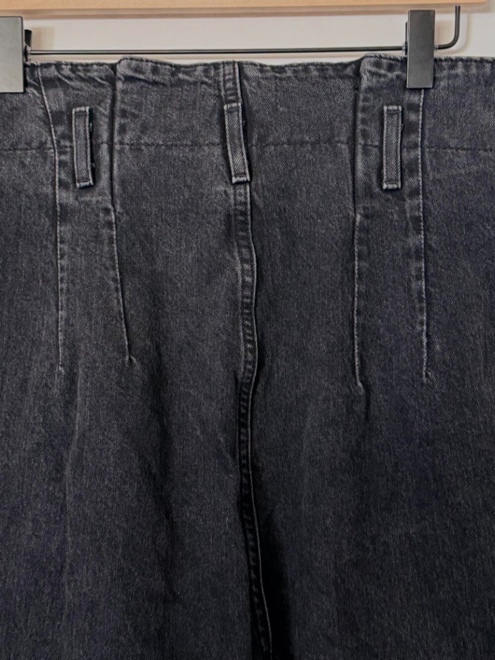 The '80s Mom Jean with Paperbag Abercrombie & Fitch, Size 4/27 - Picture 9 of 14